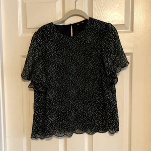 EUC Express Black, White & Teal Scalloped Sheer Lined Short Sleeve Top